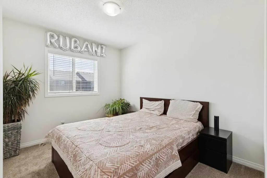651 Savanna Landing NE Calgary AB T3J 2E4