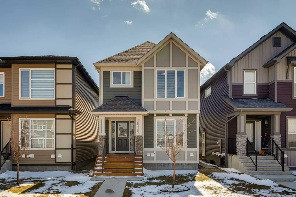 651 Savanna Landing NE Calgary AB T3J 2E4