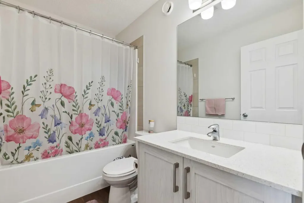 651 Savanna Landing NE Calgary AB T3J 2E4