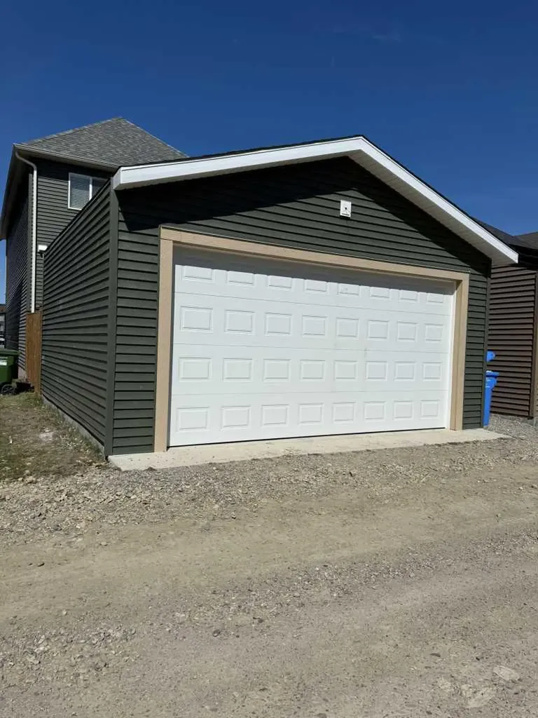 651 Savanna Landing NE Calgary AB T3J 2E4