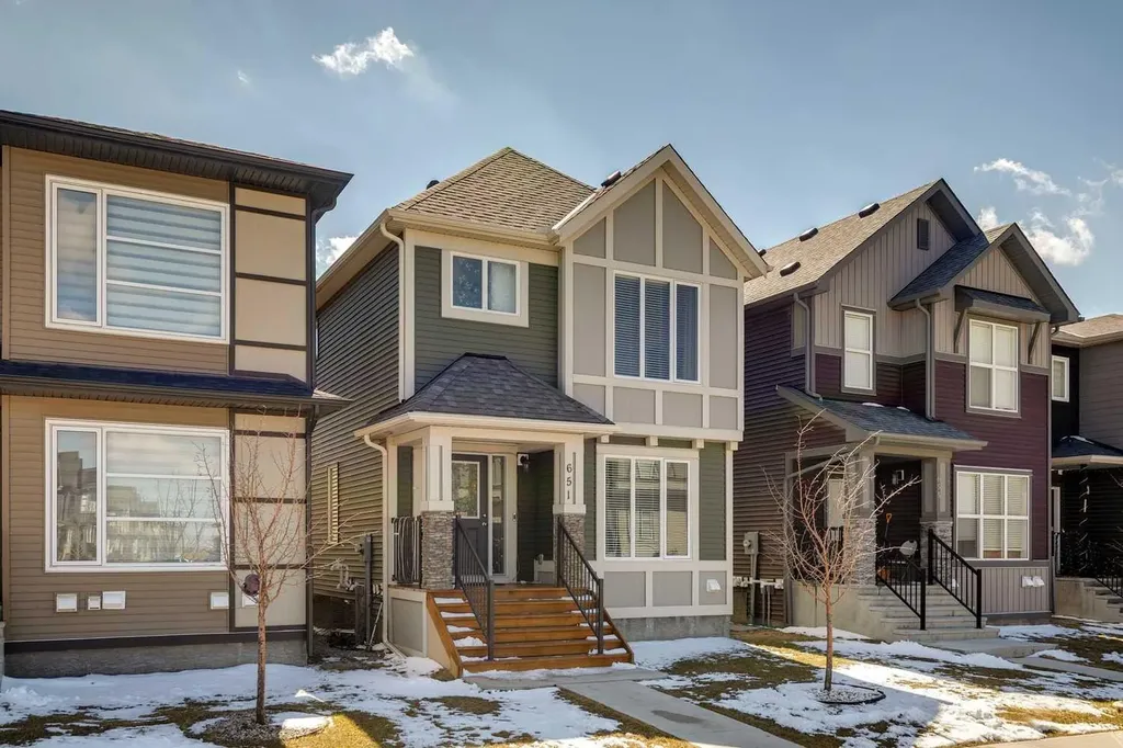 651 Savanna Landing NE Calgary AB T3J 2E4