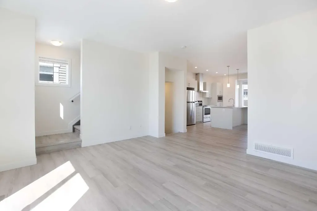 449 South Point Lane SW Airdrie AB T4B 5G8
