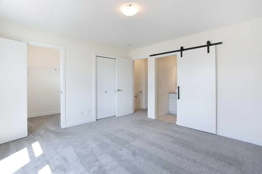 449 South Point Lane SW Airdrie AB T4B 5G8