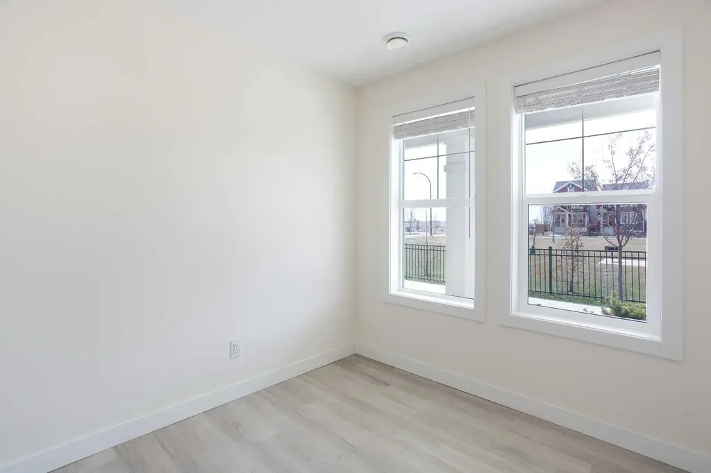 449 South Point Lane SW Airdrie AB T4B 5G8