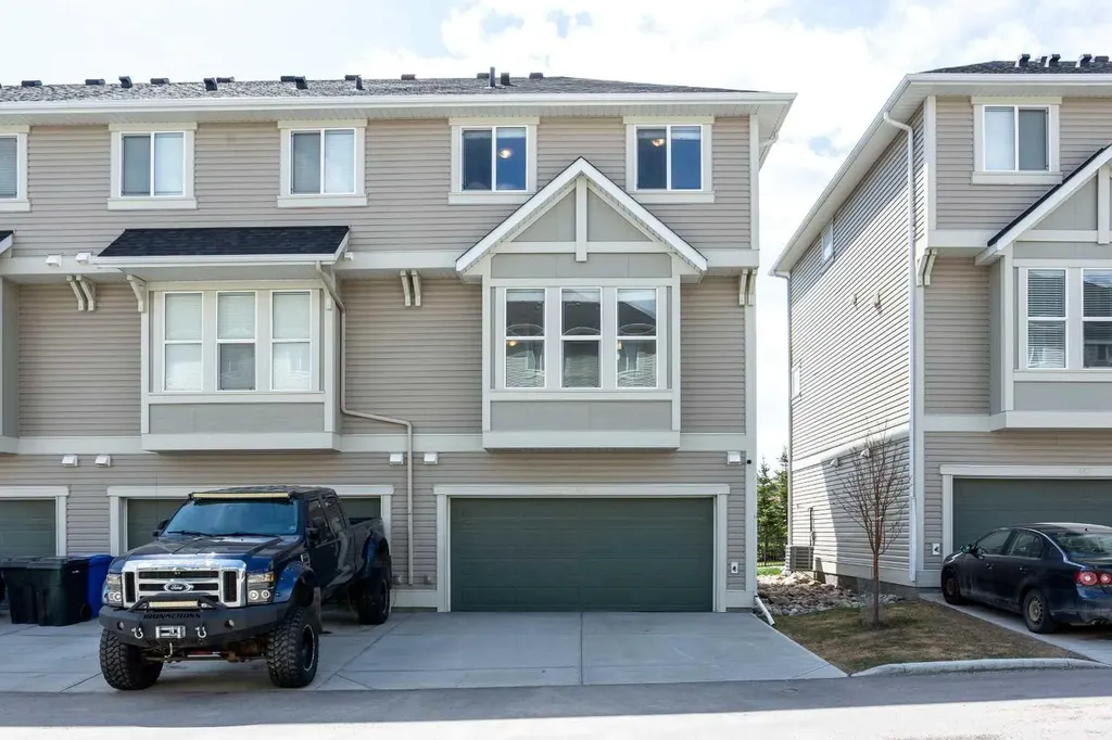 449 South Point Lane SW Airdrie AB T4B 5G8