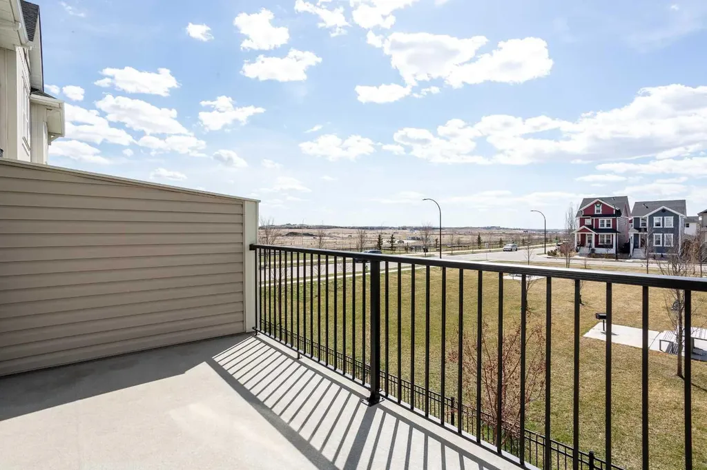 449 South Point Lane SW Airdrie AB T4B 5G8