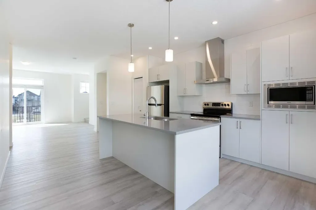 449 South Point Lane SW Airdrie AB T4B 5G8