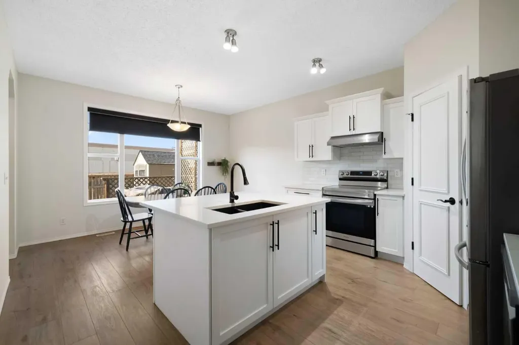 47 Covehaven Mews NE Calgary AB T3K 0E2