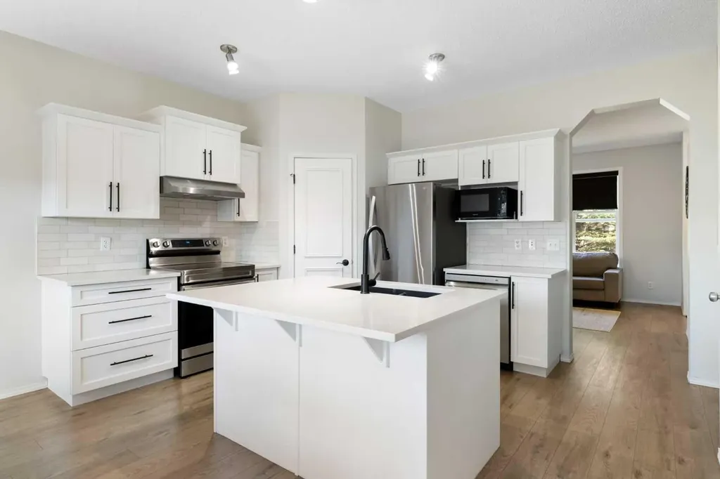 47 Covehaven Mews NE Calgary AB T3K 0E2