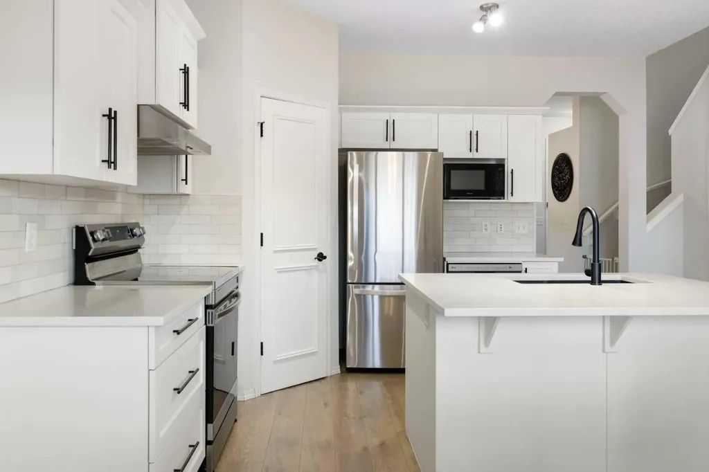 47 Covehaven Mews NE Calgary AB T3K 0E2