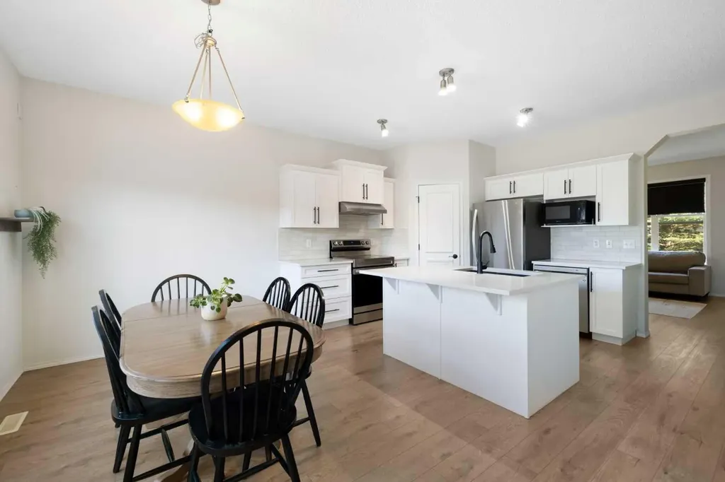 47 Covehaven Mews NE Calgary AB T3K 0E2