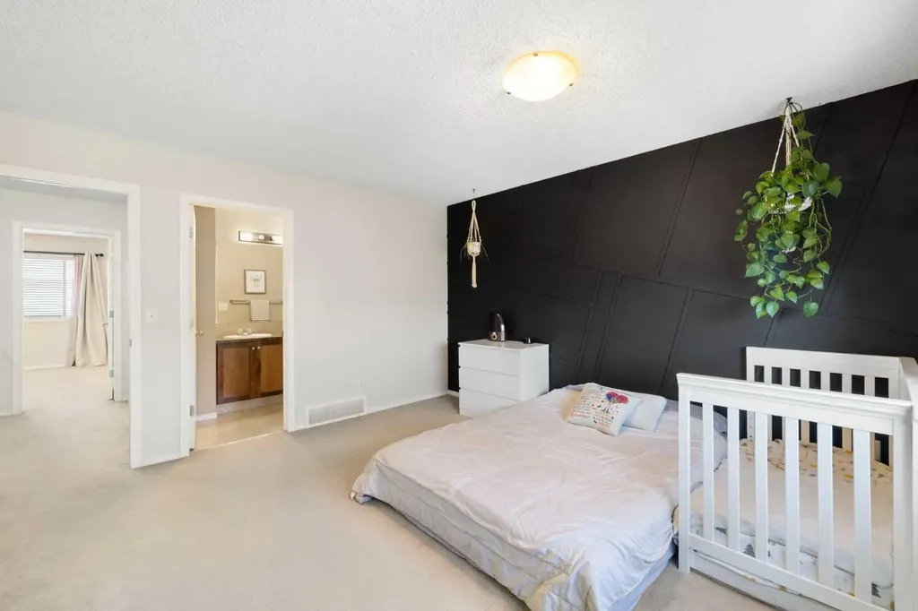 47 Covehaven Mews NE Calgary AB T3K 0E2