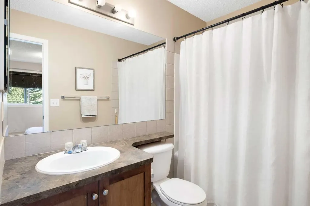 47 Covehaven Mews NE Calgary AB T3K 0E2