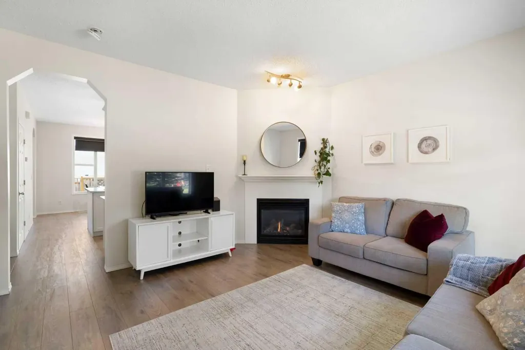 47 Covehaven Mews NE Calgary AB T3K 0E2