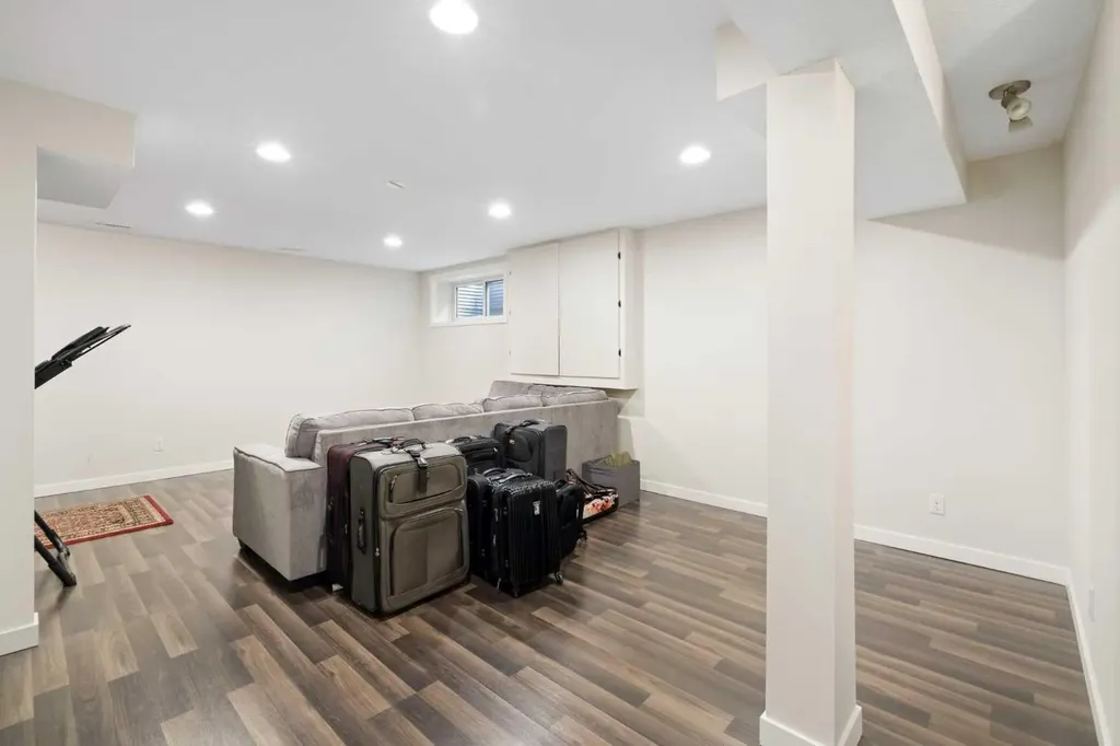 47 Covehaven Mews NE Calgary AB T3K 0E2