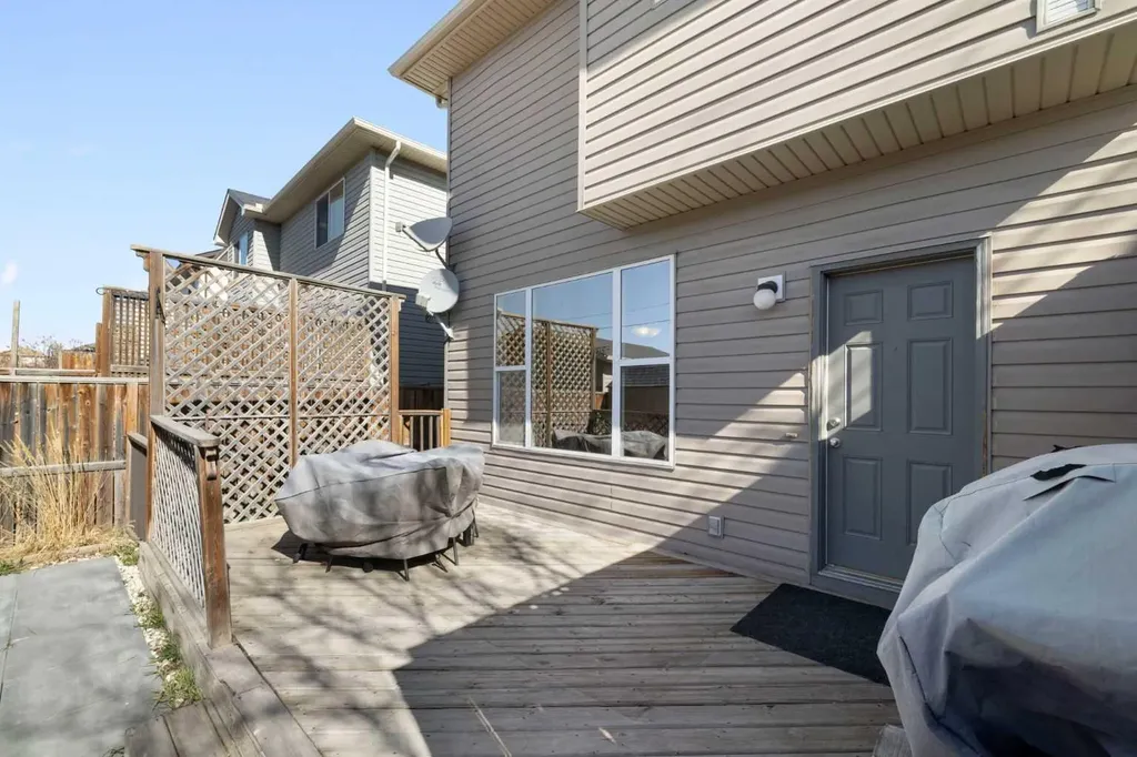47 Covehaven Mews NE Calgary AB T3K 0E2