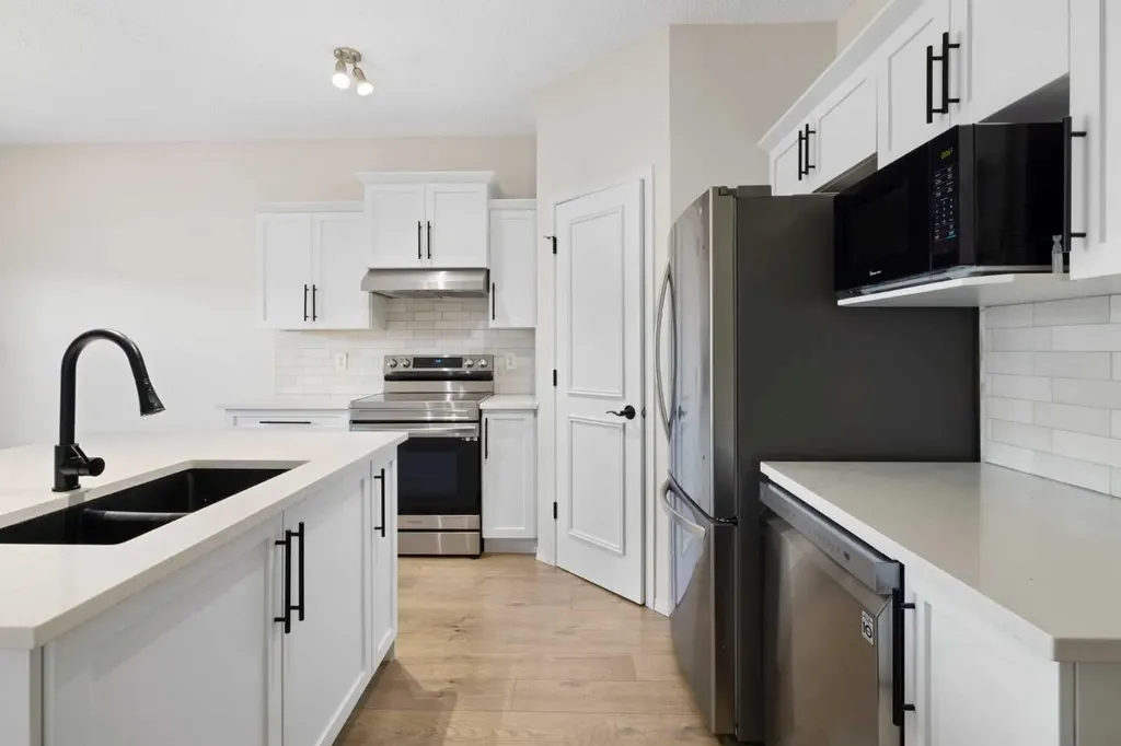 47 Covehaven Mews NE Calgary AB T3K 0E2