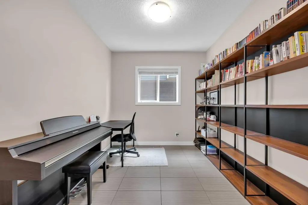 131 Sherwood Street NW Calgary AB T3R 0P1