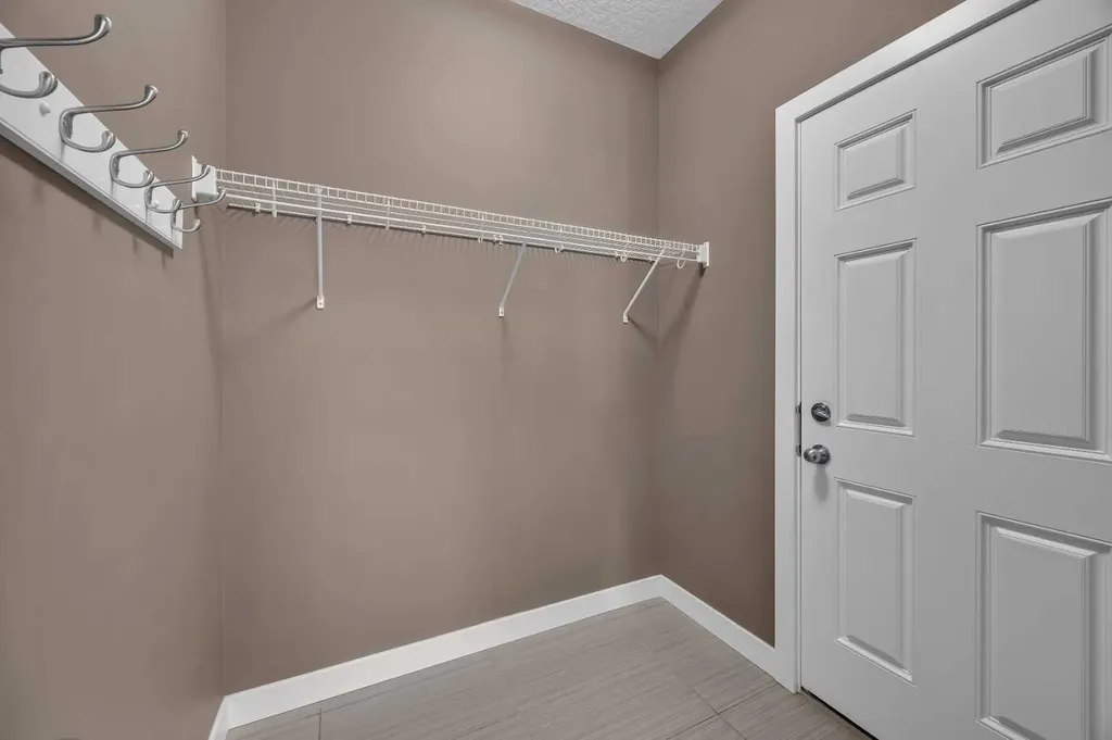 131 Sherwood Street NW Calgary AB T3R 0P1