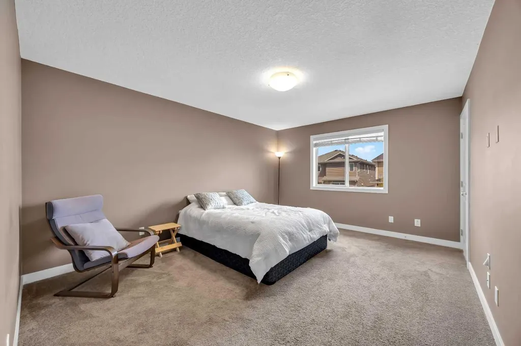 131 Sherwood Street NW Calgary AB T3R 0P1