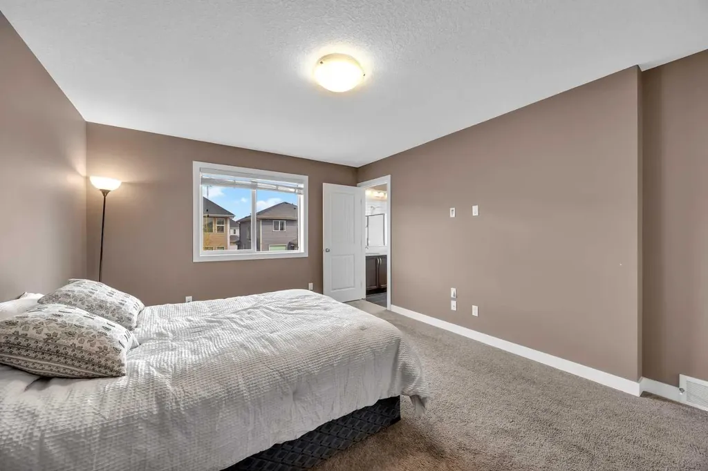 131 Sherwood Street NW Calgary AB T3R 0P1