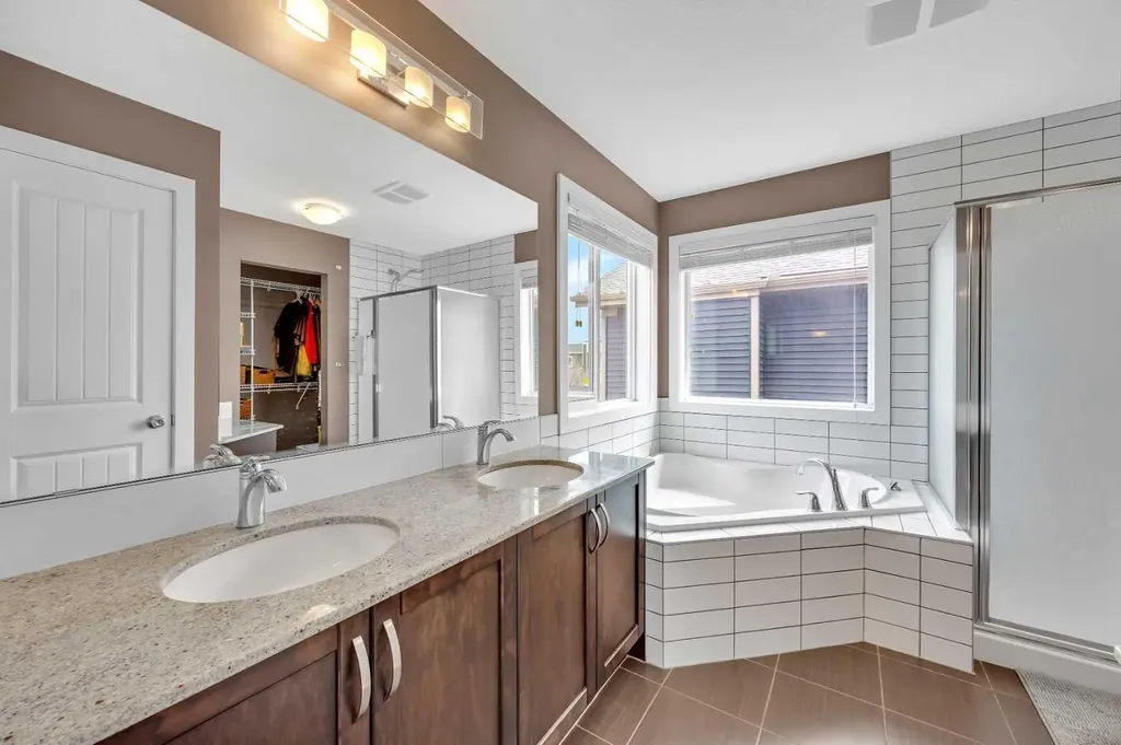 131 Sherwood Street NW Calgary AB T3R 0P1