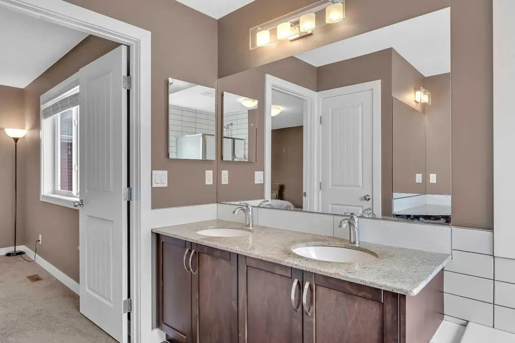 131 Sherwood Street NW Calgary AB T3R 0P1