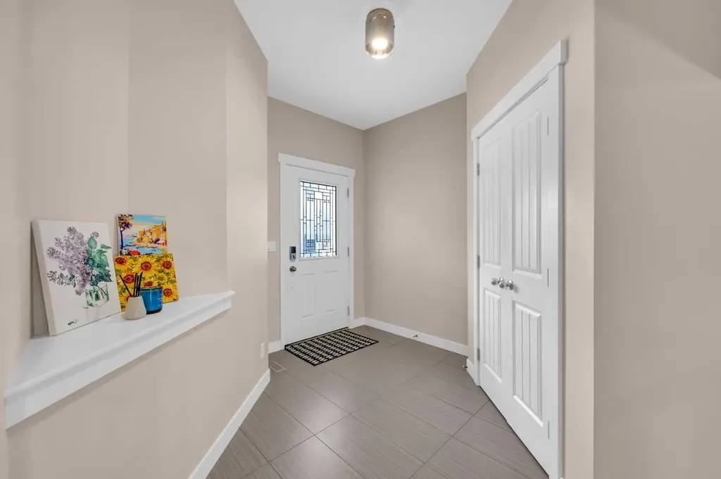 131 Sherwood Street NW Calgary AB T3R 0P1