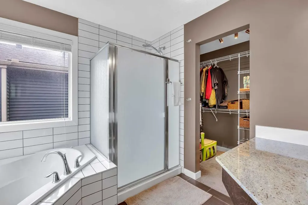 131 Sherwood Street NW Calgary AB T3R 0P1