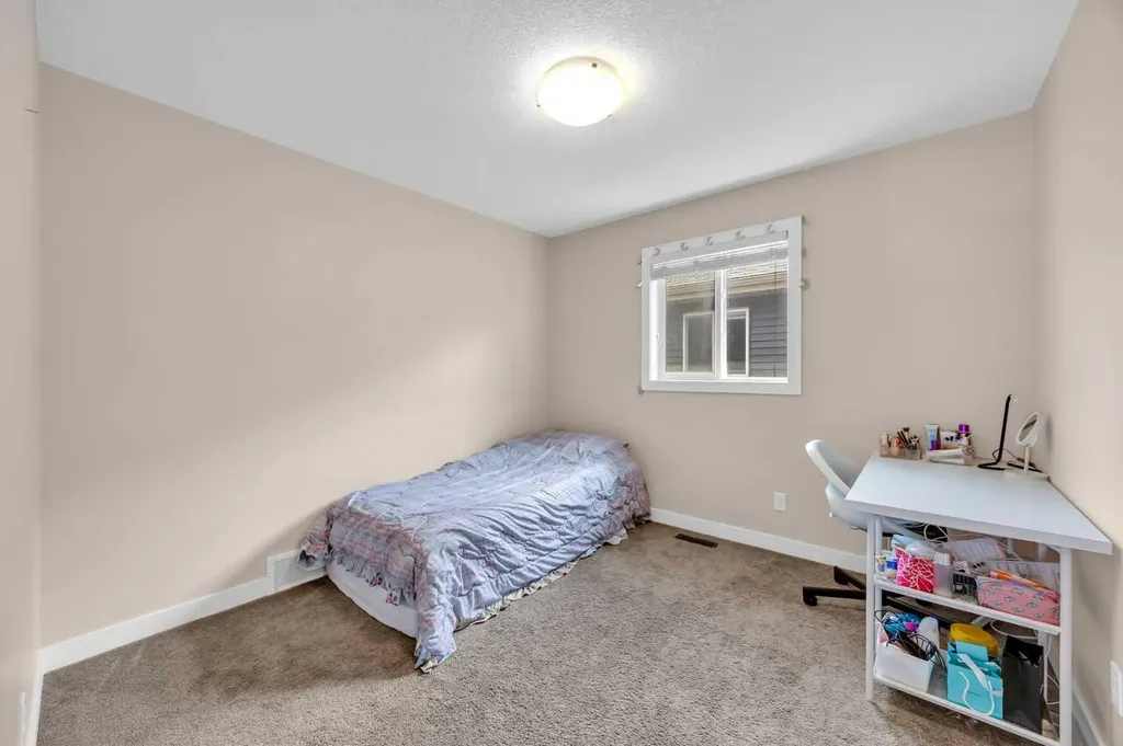 131 Sherwood Street NW Calgary AB T3R 0P1