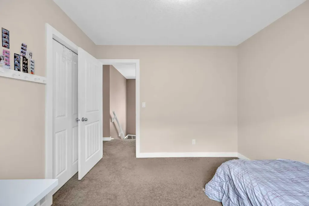 131 Sherwood Street NW Calgary AB T3R 0P1