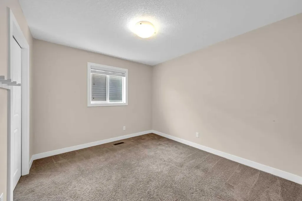 131 Sherwood Street NW Calgary AB T3R 0P1