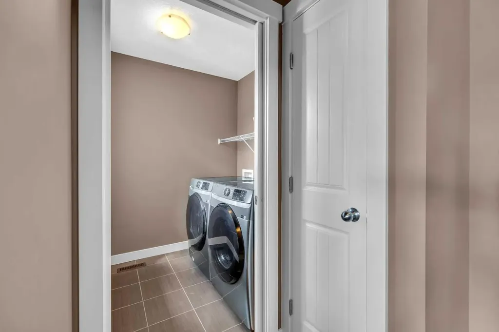 131 Sherwood Street NW Calgary AB T3R 0P1