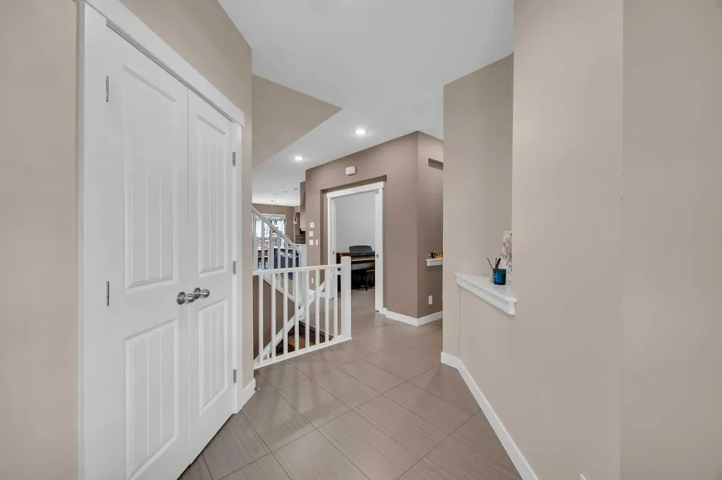 131 Sherwood Street NW Calgary AB T3R 0P1