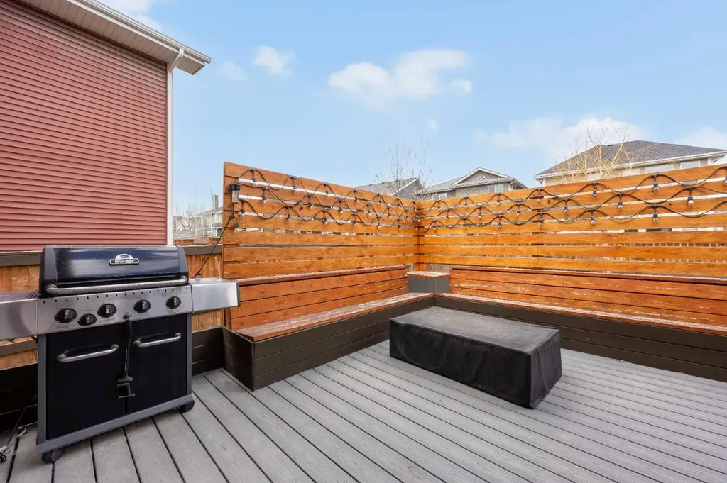 131 Sherwood Street NW Calgary AB T3R 0P1