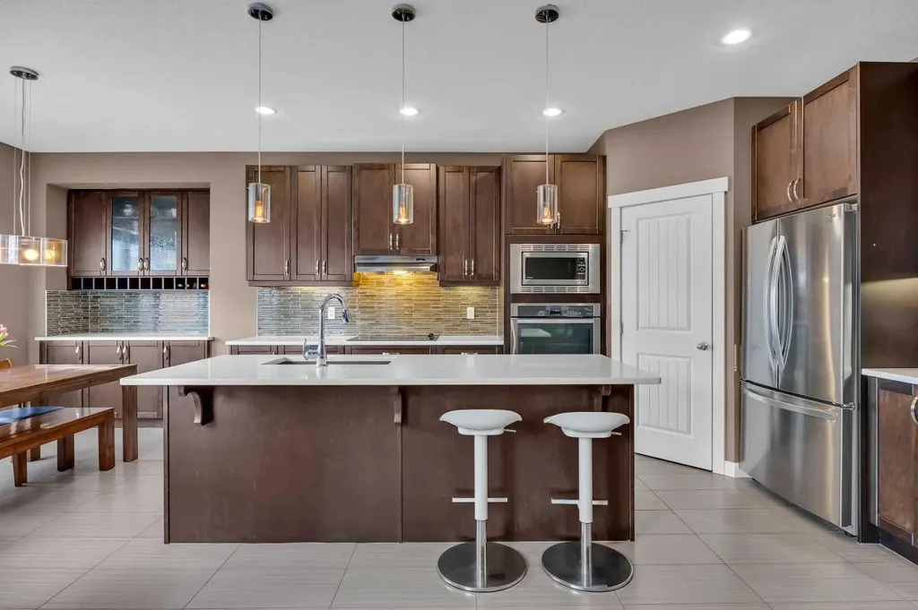 131 Sherwood Street NW Calgary AB T3R 0P1