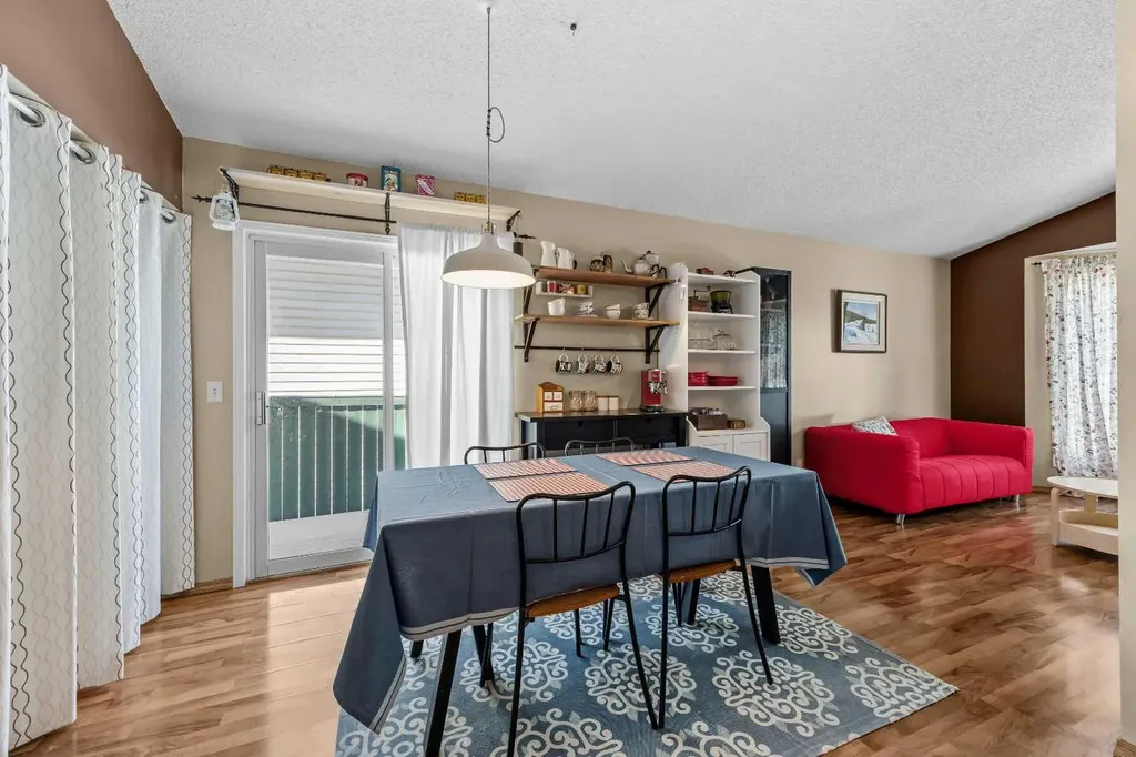 316 Coventry Close NE Calgary AB T3K 4C5