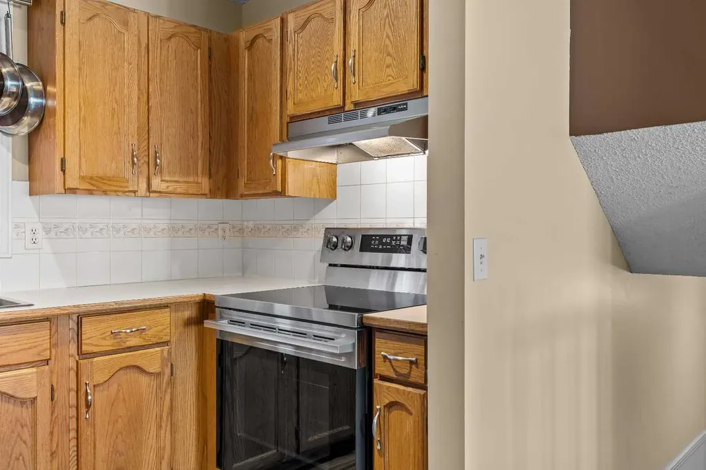 316 Coventry Close NE Calgary AB T3K 4C5