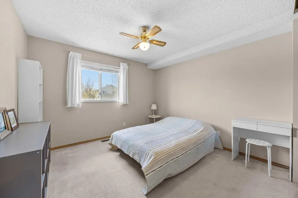 316 Coventry Close NE Calgary AB T3K 4C5