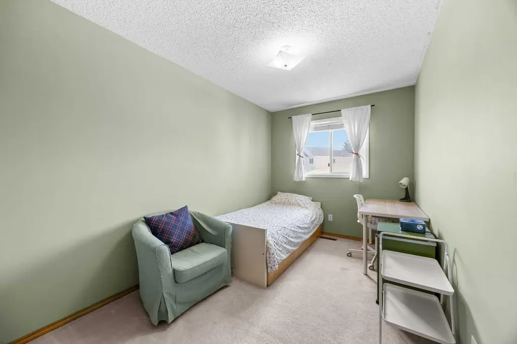 316 Coventry Close NE Calgary AB T3K 4C5