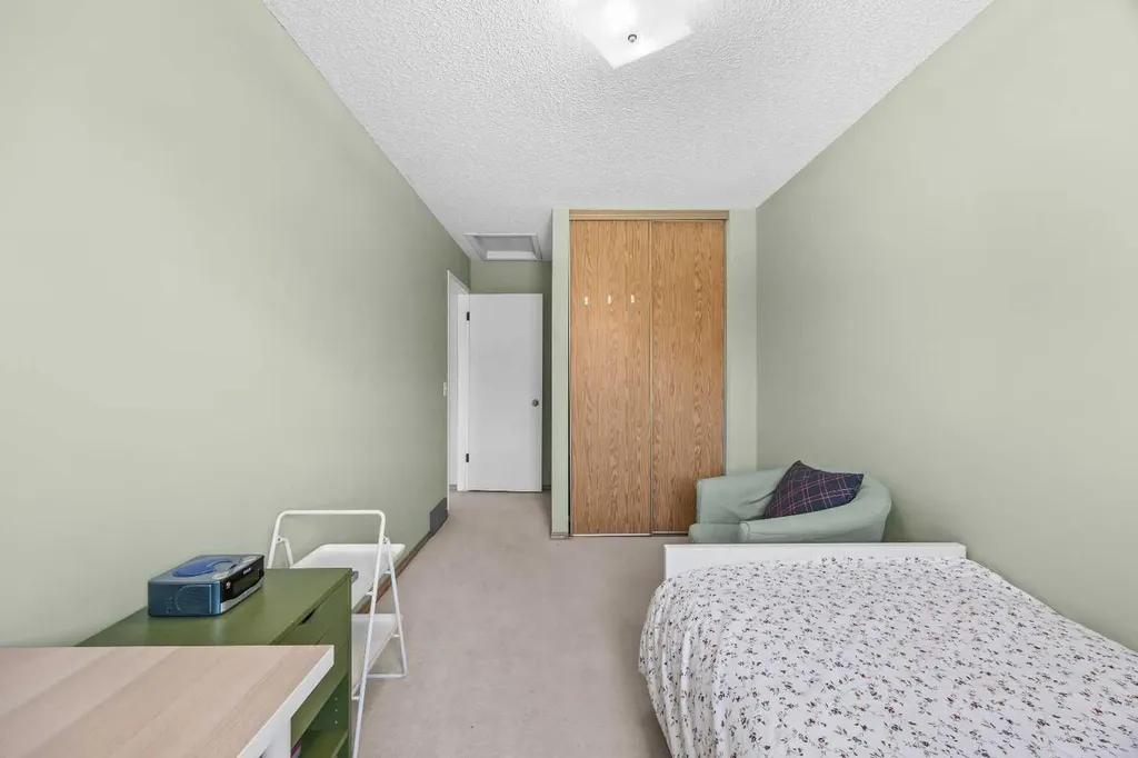 316 Coventry Close NE Calgary AB T3K 4C5