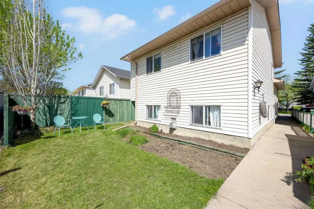 316 Coventry Close NE Calgary AB T3K 4C5