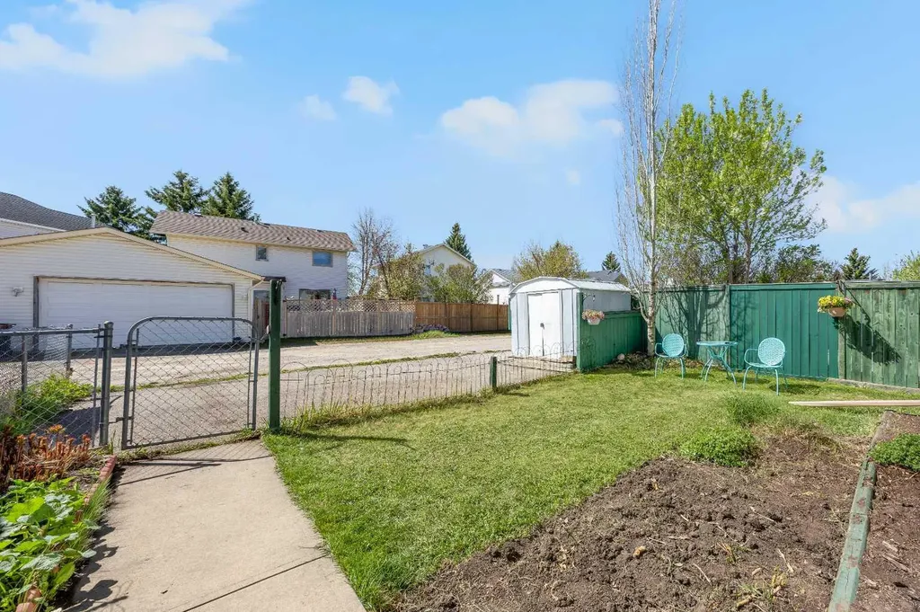 316 Coventry Close NE Calgary AB T3K 4C5