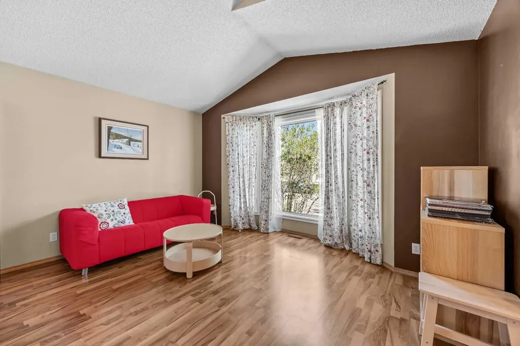 316 Coventry Close NE Calgary AB T3K 4C5