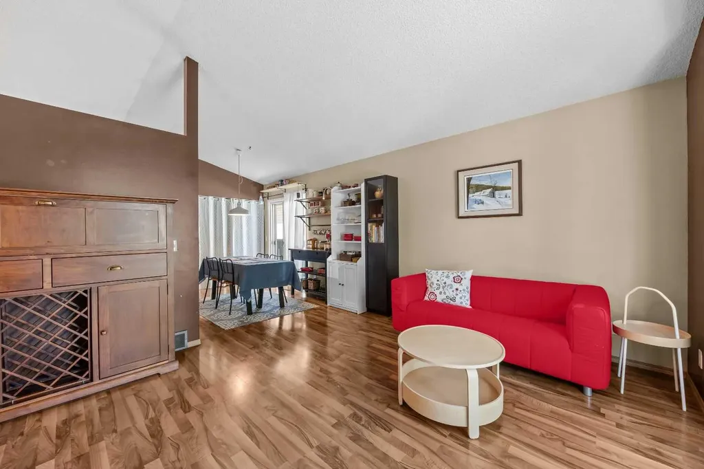 316 Coventry Close NE Calgary AB T3K 4C5