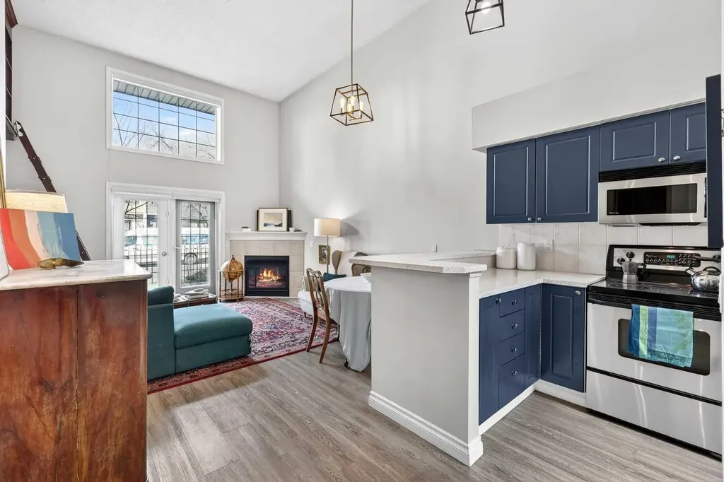 527 15 Avenue SW Calgary AB t2r1r5