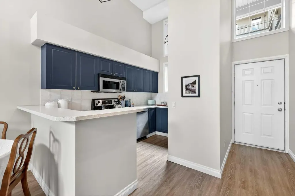 527 15 Avenue SW Calgary AB t2r1r5