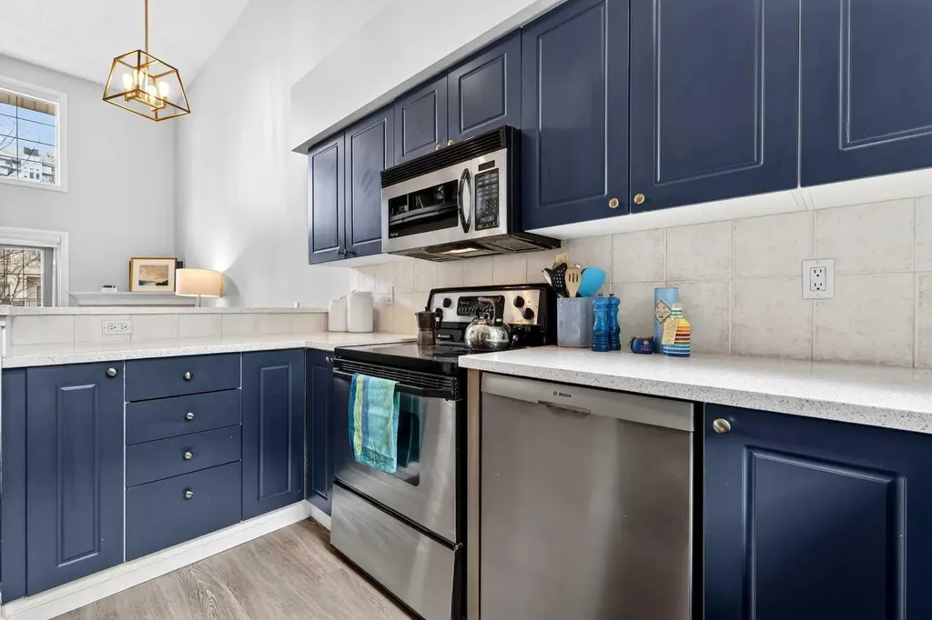 527 15 Avenue SW Calgary AB t2r1r5