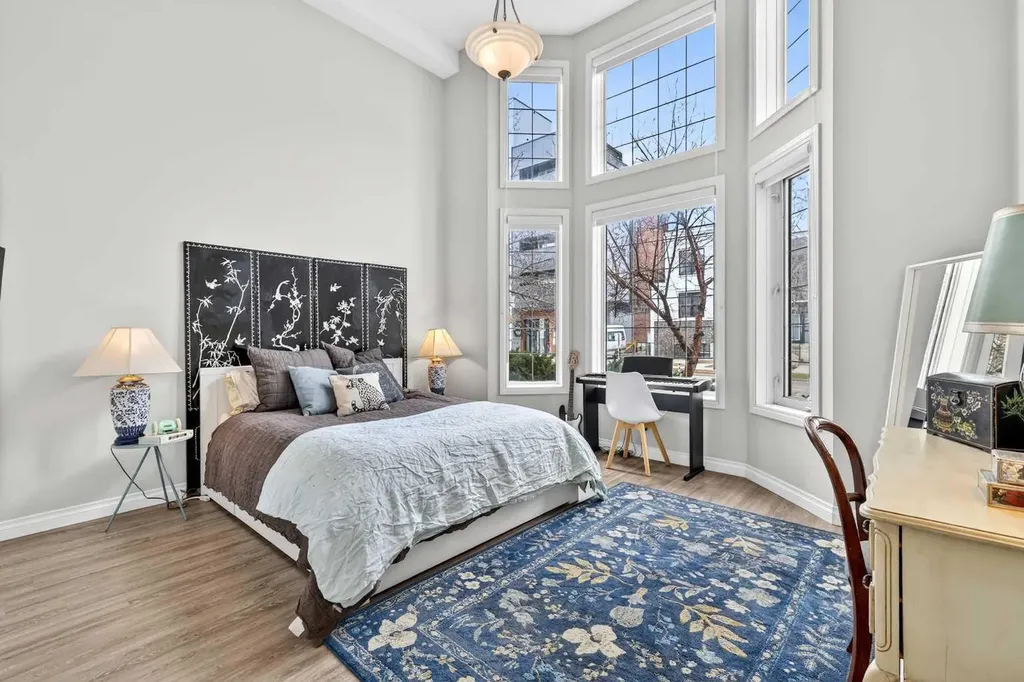 527 15 Avenue SW Calgary AB t2r1r5