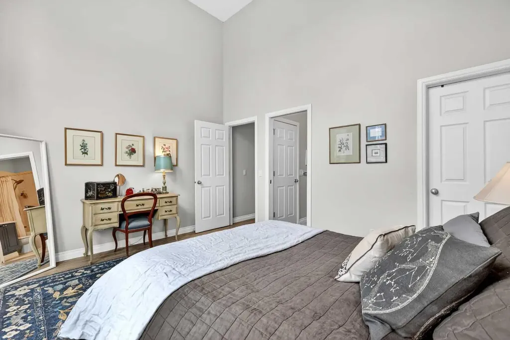 527 15 Avenue SW Calgary AB t2r1r5